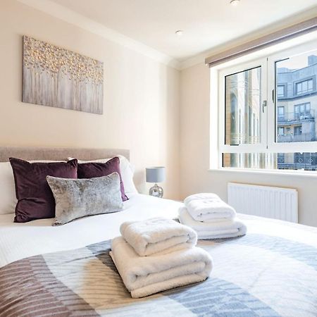 Stunning 3-Bedroom In The Heart Of London With Parking-Hosted By Sweetstay Extérieur photo